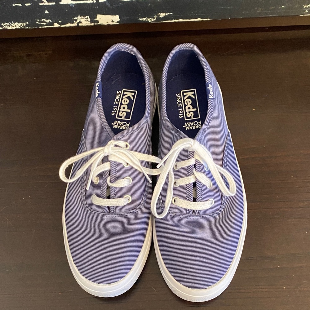 Keds Navy/White Stripes Canvas Shoes with White Laces Women’s Size US 6